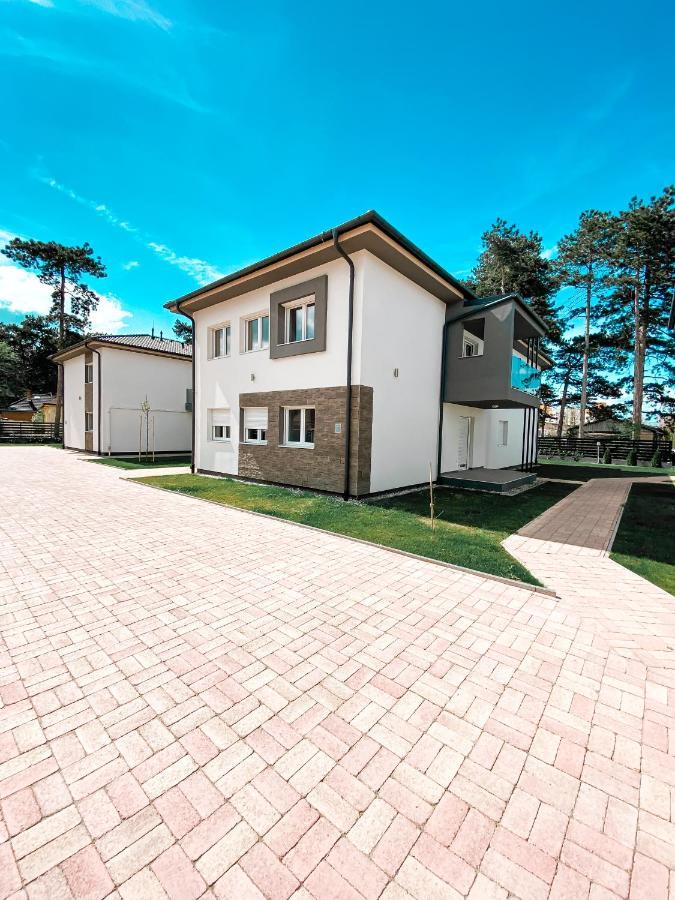 Leda Apartmanok By Bltn שיופוק מראה חיצוני תמונה