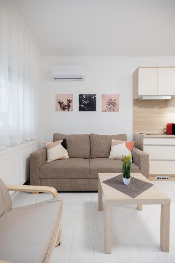 Leda Apartmanok By Bltn שיופוק מראה חיצוני תמונה