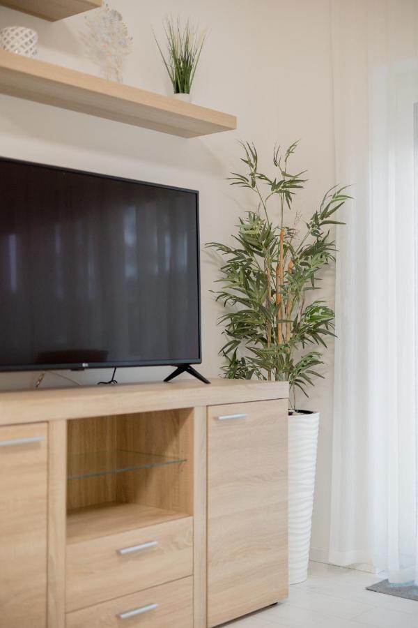 Leda Apartmanok By Bltn שיופוק מראה חיצוני תמונה